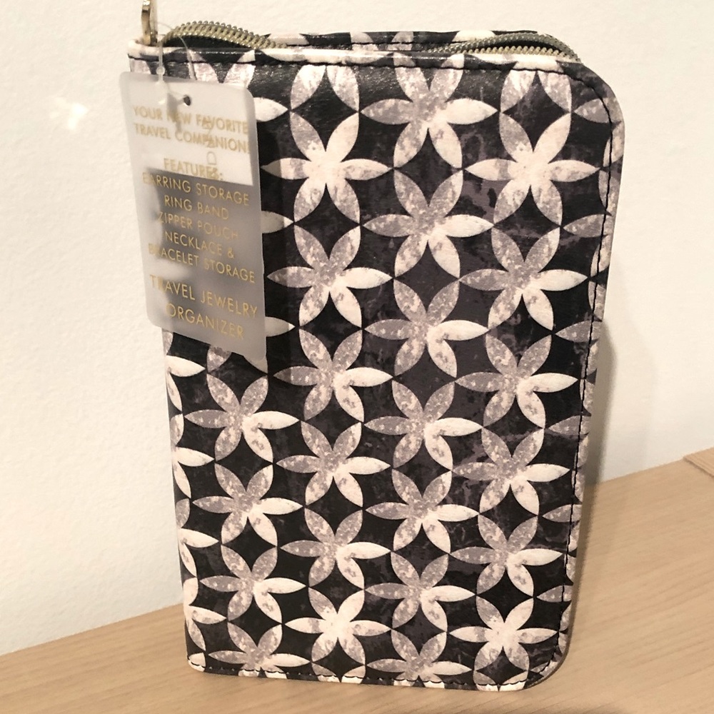 Designer Jewelry organizer NWT